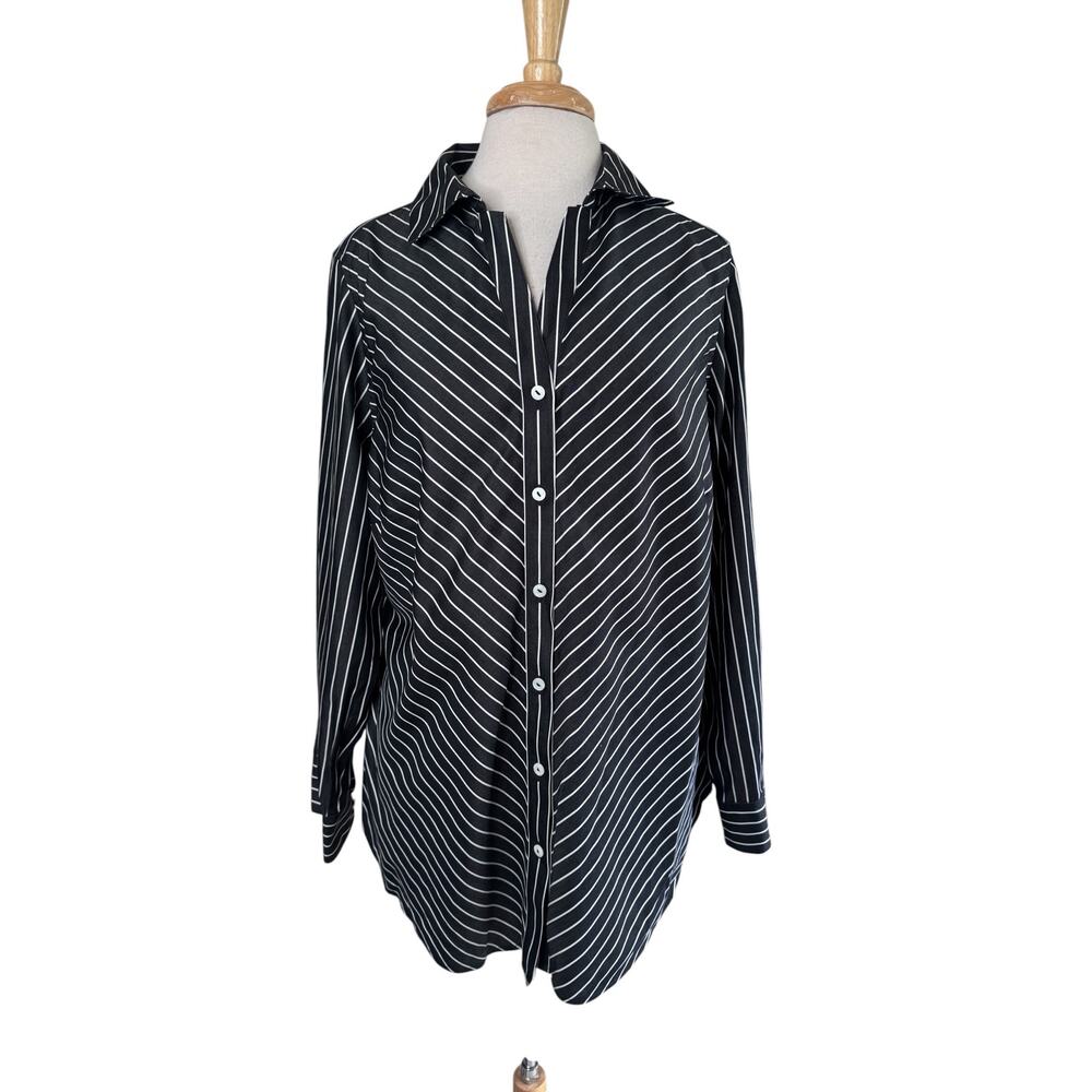 FOXCROFT Heritage Shaped Button Up Shirt Black & White Size 16W Womens Non-Iron